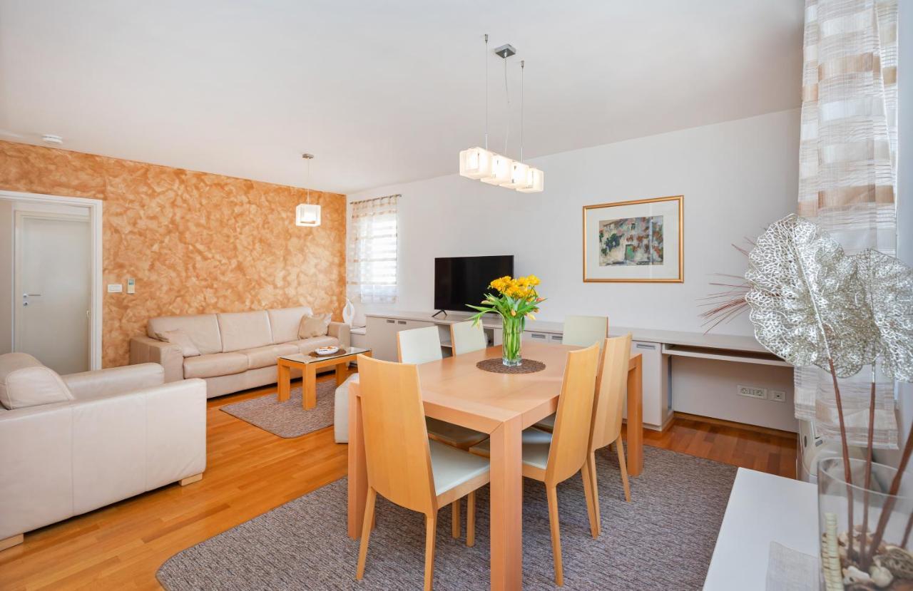 Comfortable Apartment Laura Lapad With Garage Dubrovnik Eksteriør billede