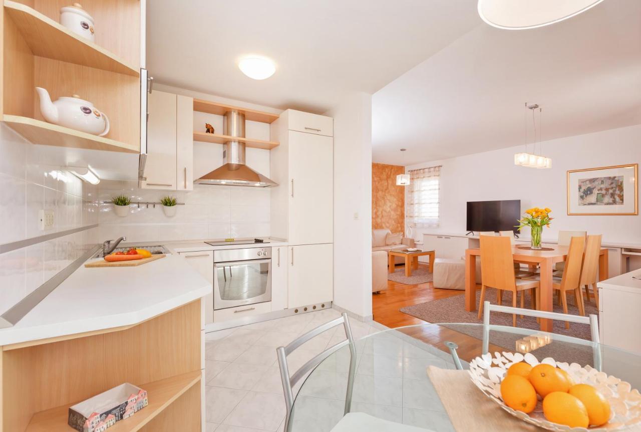 Comfortable Apartment Laura Lapad With Garage Dubrovnik Eksteriør billede